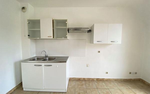 Appartement à louer    1 pièce •  Morangis