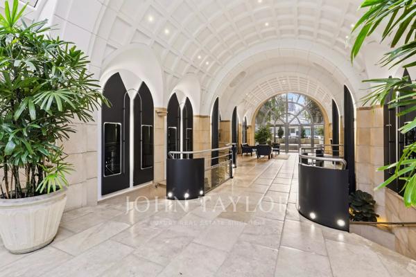 Passy Plaza – Appartement traversant de 90 m² avec balcon, vue dégagée