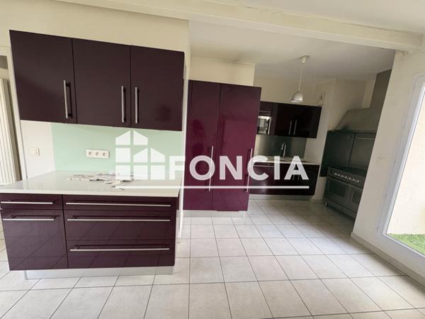 Location Appartement 5 pièces 154.32 m² - Bourg En Bresse 01000