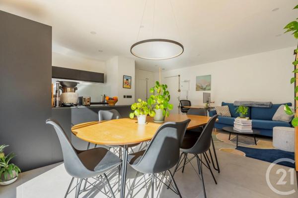 Appartement T2 à vendre  2 pièces - 52 m 2   PARIS  - 75011