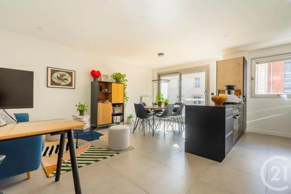 Appartement T2 à vendre  2 pièces - 52 m 2   PARIS  - 75011