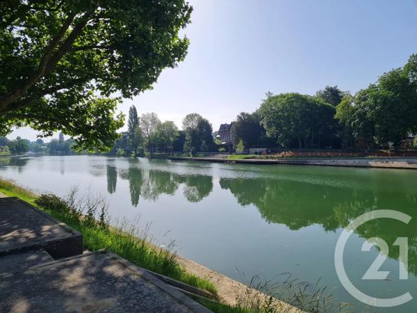 Immeuble à vendre  316 m 2   THORIGNY SUR MARNE  - 77