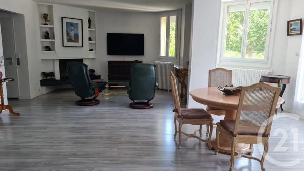 Immeuble à vendre  316 m 2   THORIGNY SUR MARNE  - 77