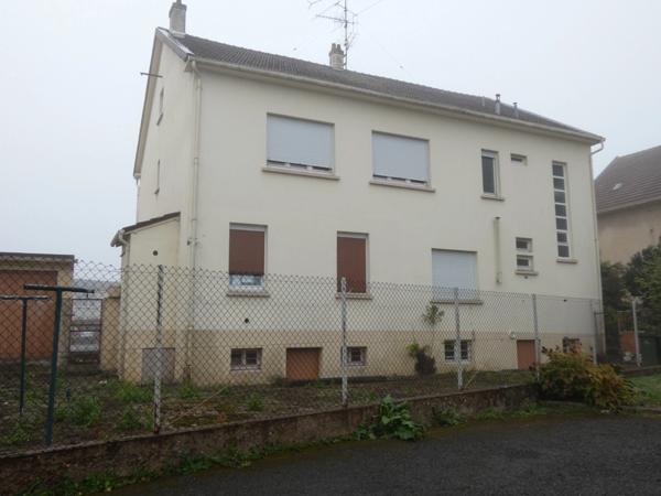 Maison individuelle avec local commercial