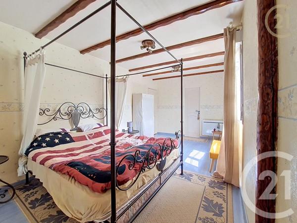 Maison à vendre  8 pièces - 177 m 2   PERTHES  - 77