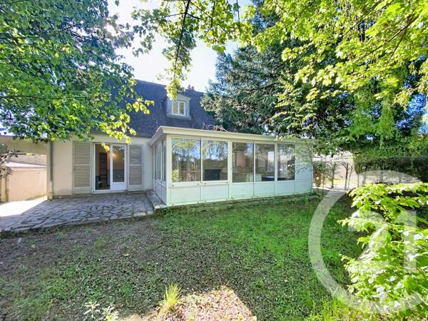 Maison à vendre  8 pièces - 177 m 2   PERTHES  - 77