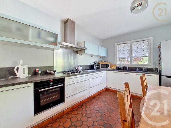 Maison à vendre  8 pièces - 177 m 2   PERTHES  - 77
