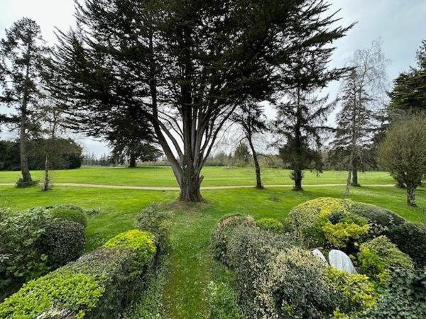 Dans domaine golfique privé