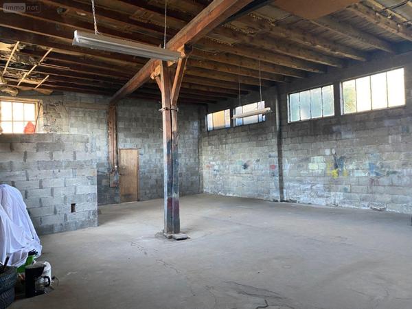 Garage - Parking à vendre à Mauriac dans le Cantal (15200), ref : 15060/1047