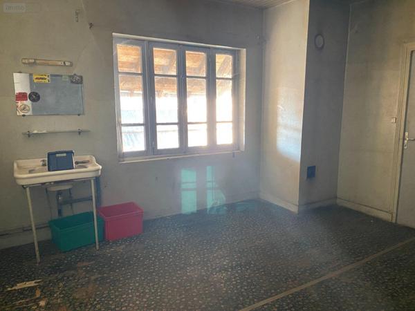 Garage - Parking à vendre à Mauriac dans le Cantal (15200), ref : 15060/1047