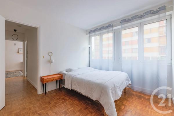 Appartement F2 à vendre  2 pièces - 43,24 m 2   VANVES  - 92