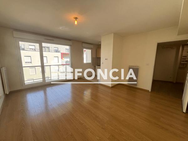 Location Appartement 2 pièces 49.3 m² - 2 RUE DU MAL LECLERC - ENTREE C Luce 28110