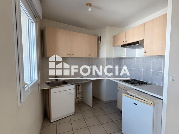 Location Appartement 2 pièces 49.3 m² - 2 RUE DU MAL LECLERC - ENTREE C Luce 28110