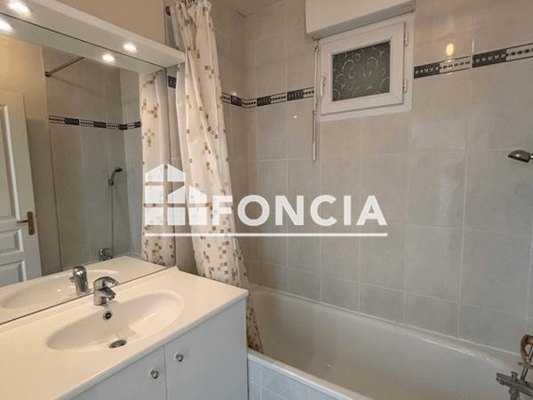 Location Appartement 2 pièces 49.3 m² - 2 RUE DU MAL LECLERC - ENTREE C Luce 28110
