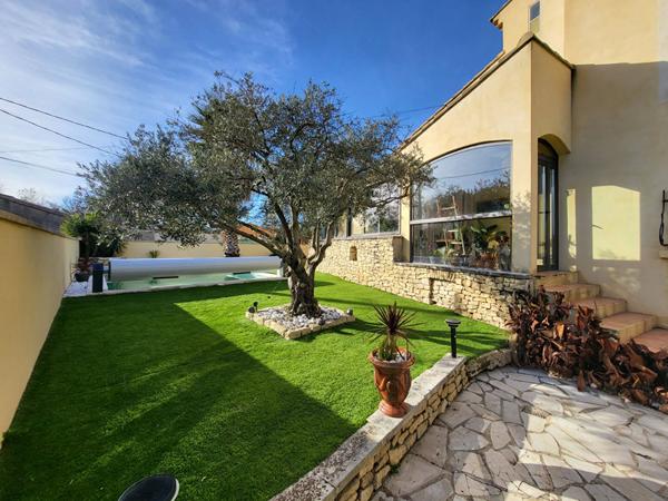 Maison 115m2 et sa dépendance de presque 55m2 à l'isle-sur-la-sorgue