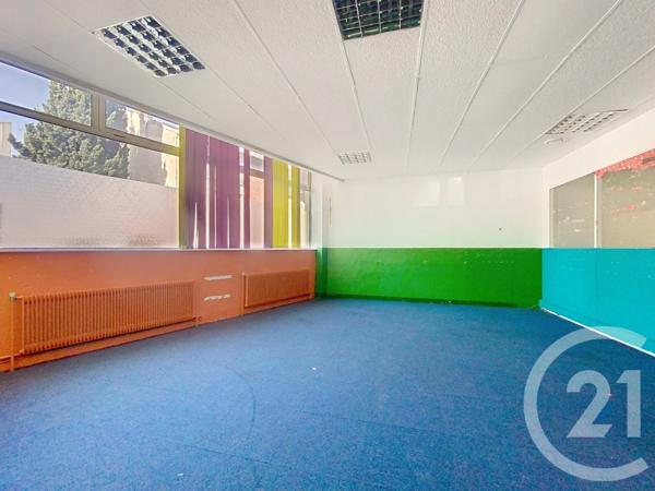 à vendre  433,36 m 2   LE KREMLIN BICETRE  - 94