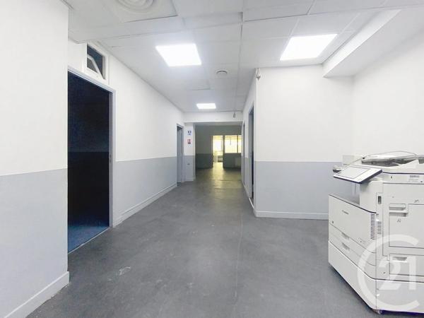 à vendre  433,36 m 2   LE KREMLIN BICETRE  - 94