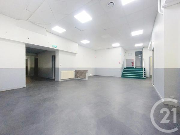 à vendre  433,36 m 2   LE KREMLIN BICETRE  - 94
