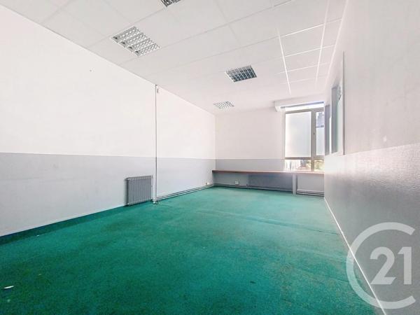 à vendre  433,36 m 2   LE KREMLIN BICETRE  - 94