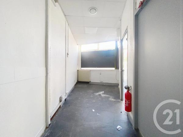 à vendre  433,36 m 2   LE KREMLIN BICETRE  - 94