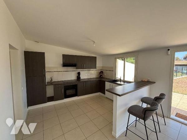 A VENDRE, Gironde, proche Bordeaux, PAREMPUYRE Centre, dans une rue calme, maison de plain-pied...