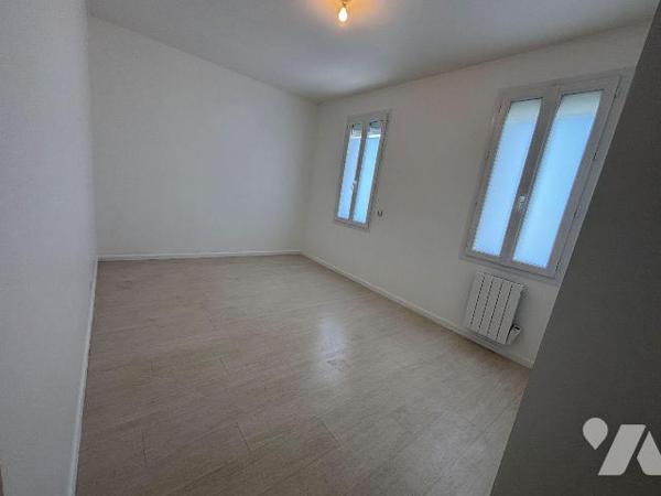 A VENDRE, Gironde, proche Bordeaux, PAREMPUYRE Centre, dans une rue calme, maison de plain-pied...