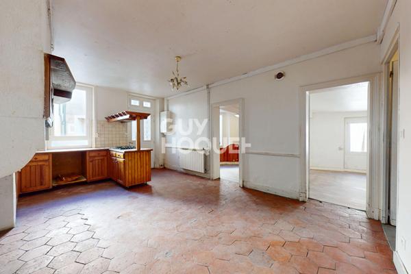 Maison de ville 149 m² au coeur historique d'Hagetmau avec beau potentiel