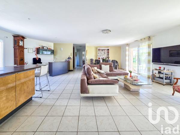 Maison traditionnelle 5 pièces de 147 m² à Montauban (82000)