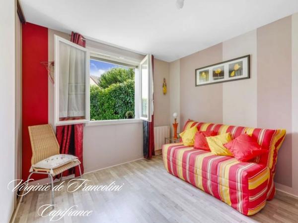 Le Plessis-Trévise-Maison 240 m2 au sol-Parcelle720m2-7 pièces-6 chambres-Luminosité-jardin-terrasse-garage-buanderie
