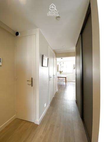 Appartement
                                                                                                                                                                                                                                                                                                                        5 pièce(s)                                                                                                                                                                                                          3 chambre(s)                                                                                                                                                                                                          120  m²