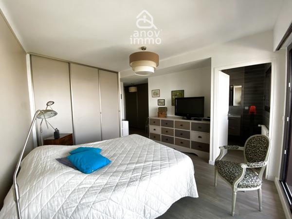Appartement
                                                                                                                                                                                                                                                                                                                        5 pièce(s)                                                                                                                                                                                                          3 chambre(s)                                                                                                                                                                                                          120  m²