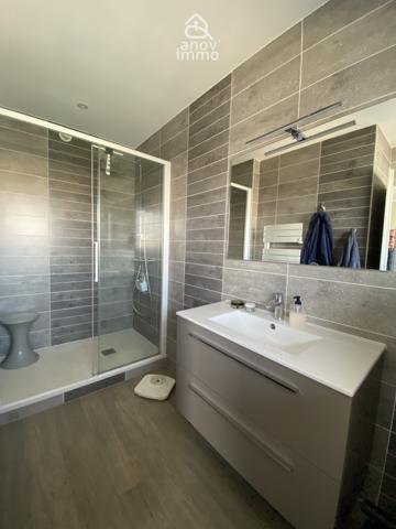 Appartement
                                                                                                                                                                                                                                                                                                                        5 pièce(s)                                                                                                                                                                                                          3 chambre(s)                                                                                                                                                                                                          120  m²