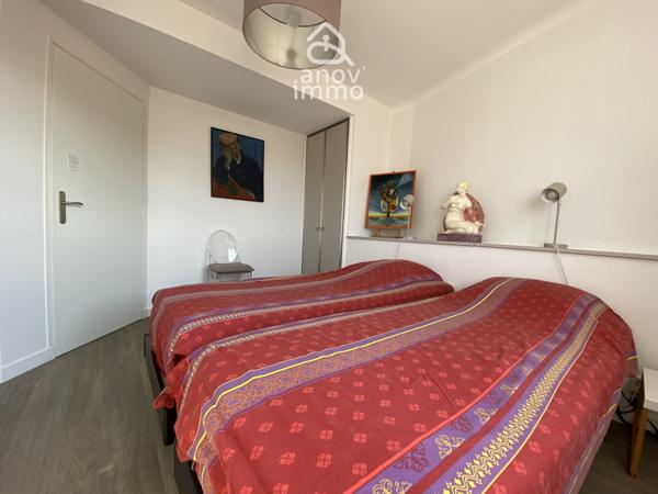 Appartement
                                                                                                                                                                                                                                                                                                                        5 pièce(s)                                                                                                                                                                                                          3 chambre(s)                                                                                                                                                                                                          120  m²