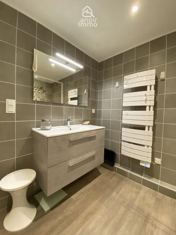 Appartement
                                                                                                                                                                                                                                                                                                                        5 pièce(s)                                                                                                                                                                                                          3 chambre(s)                                                                                                                                                                                                          120  m²