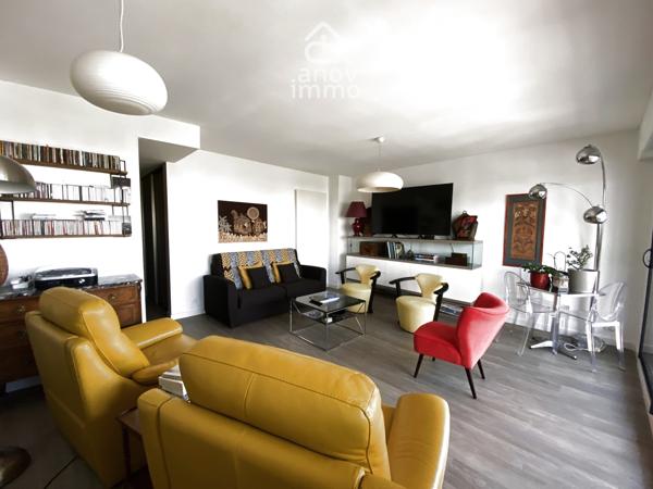 Appartement
                                                                                                                                                                                                                                                                                                                        5 pièce(s)                                                                                                                                                                                                          3 chambre(s)                                                                                                                                                                                                          120  m²