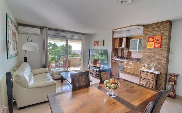 Appartement à vendre    3 pièces • 65,32 m2 Marseille 14