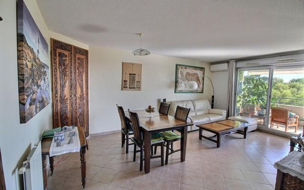 Appartement à vendre    3 pièces • 65,32 m2 Marseille 14