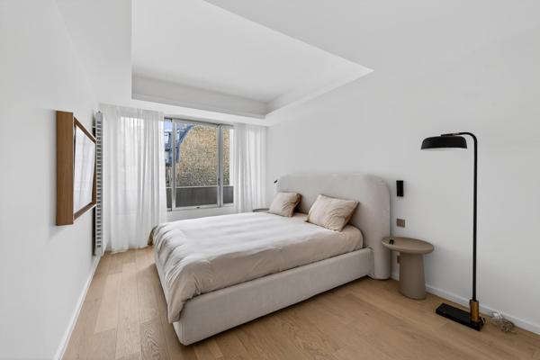 Appartement Familial Lumineux refait à neuf  avec climatisation intégrale au Coeur du 16ème avec un balcon de 10m2