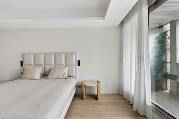 Appartement Familial Lumineux refait à neuf  avec climatisation intégrale au Coeur du 16ème avec un balcon de 10m2