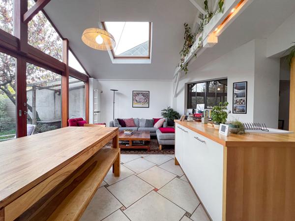 A vendre - Maison angevine de 122 m² avec 4 chambres et 2 bureaux, jardin et cave "Angers Jeanne d'Arc-Maître Ecole"