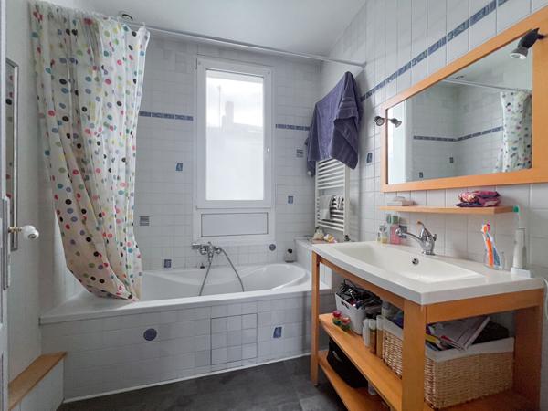 A vendre - Maison angevine de 122 m² avec 4 chambres et 2 bureaux, jardin et cave "Angers Jeanne d'Arc-Maître Ecole"