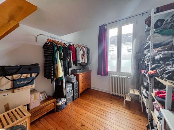 A vendre - Maison angevine de 122 m² avec 4 chambres et 2 bureaux, jardin et cave "Angers Jeanne d'Arc-Maître Ecole"