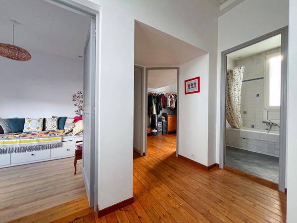 A vendre - Maison angevine de 122 m² avec 4 chambres et 2 bureaux, jardin et cave "Angers Jeanne d'Arc-Maître Ecole"