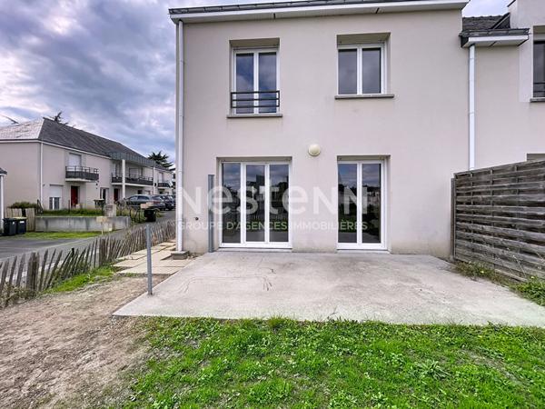 A VENDRE Angers Ouest Bouchemaine proche lac de Maine secteur la Croisette, maison récente 3 chambres, cuisine ouverte aménagée équipée, terrasse, jardinet clos, garage fermé plus parking.