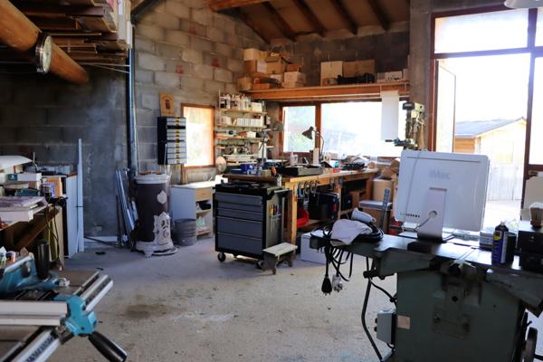 Lioux (84220) Maison d'architecte à Lioux