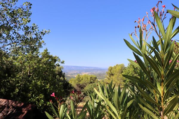Lioux (84220) Maison d'architecte à Lioux
