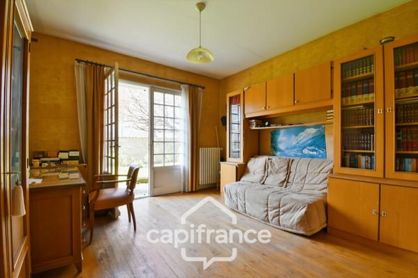 Maison PLAIN PIED à vendre 6 pièces SAINT JEAN D'ANGELY (17) avec jardin clos et garage