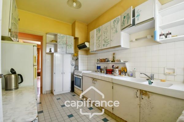 Maison PLAIN PIED à vendre 6 pièces SAINT JEAN D'ANGELY (17) avec jardin clos et garage