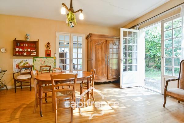 Maison PLAIN PIED à vendre 6 pièces SAINT JEAN D'ANGELY (17) avec jardin clos et garage