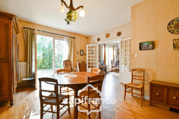Maison PLAIN PIED à vendre 6 pièces SAINT JEAN D'ANGELY (17) avec jardin clos et garage